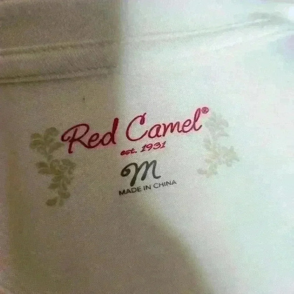Red Camel women's v-neck tee size medium - Picture 7 of 7